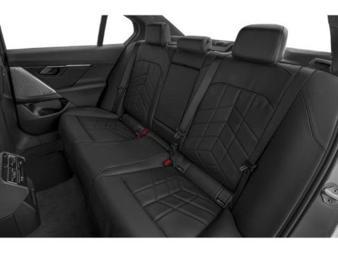 Used 2025 BMW 530i w/ M Sport Package RWD image 15