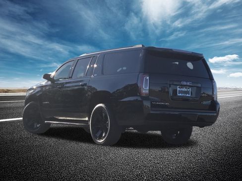Used 2020 GMC Yukon XL SLT w/ Graphite Performance Edition image 20