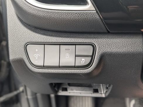 Used 2025 Kia Seltos S FWD image 36