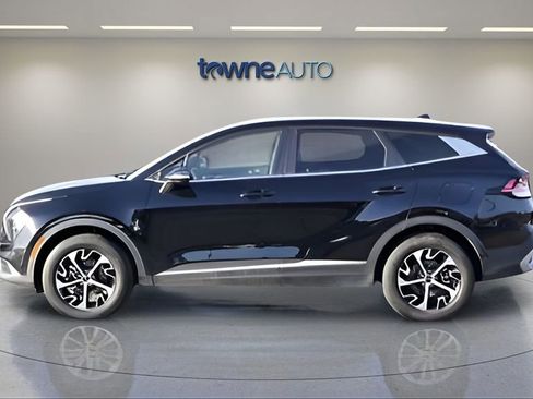 Used 2023 Kia Sportage EX AWD/4WD image 3