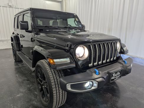 Used 2023 Jeep Wrangler Sahara w/ Cold Weather Group image 5