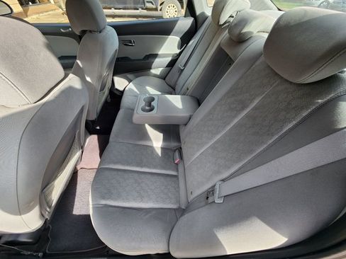 Used 2010 Hyundai Elantra GLS image 8