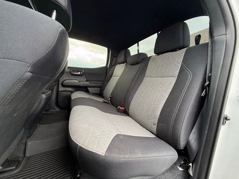 Used 2021 Toyota Tacoma TRD Sport w/ Technology Package image 23