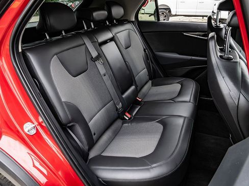 Used 2023 Kia Niro EX FWD image 22