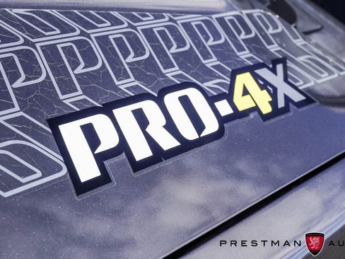 Used 2019 Nissan Frontier PRO-4X w/ Pro-4x Graphics Package image 17