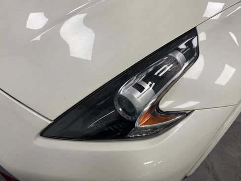 Used 2016 Nissan 370Z NISMO RWD image 11