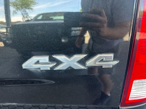Used 2018 RAM 1500 Express AWD/4WD image 7