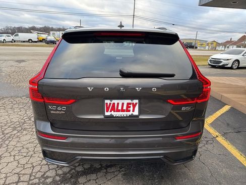 Used 2025 Volvo XC60 B5 Plus image 9
