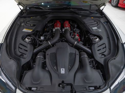 Used 2018 Ferrari GTC4Lusso T image 50