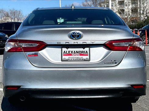 Used 2019 Toyota Camry LE image 4