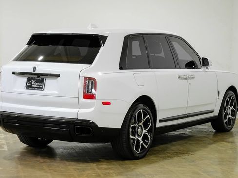 Used 2022 Rolls-Royce Cullinan Black Badge w/ Dark Exterior Package AWD/4WD image 7