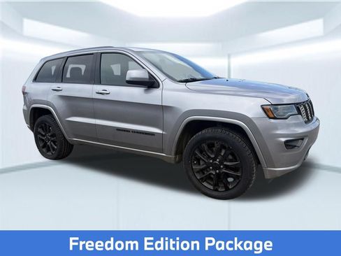 Used 2021 Jeep Grand Cherokee Laredo X AWD/4WD image 8
