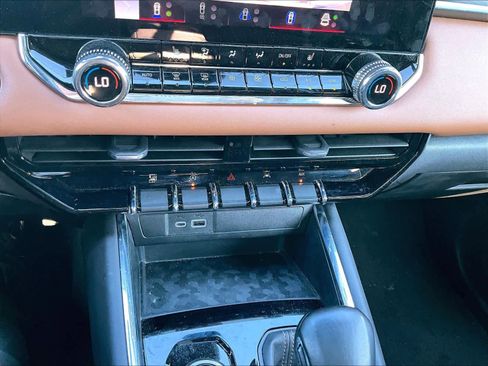 Used 2023 GMC Canyon AT4 w/ Technology Package image 33