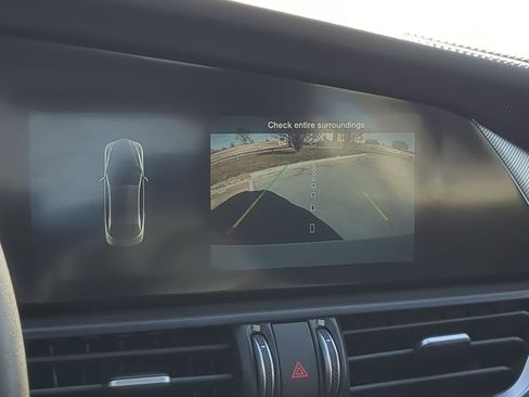 Used 2024 Alfa Romeo Giulia Veloce image 25