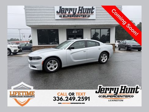 Used 2023 Dodge Charger SXT image 1