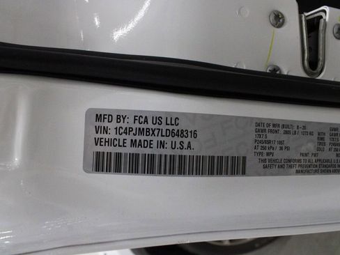 Used 2020 Jeep Cherokee Trailhawk w/ Cold Weather Group image 20