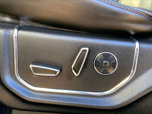 Used 2018 Ford F150 Platinum w/ Equipment Group 701A Luxury image 35