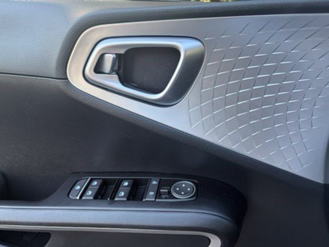 Used 2024 Kia Soul LX FWD image 21