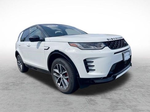 Used 2025 Land Rover Discovery Sport Dynamic SE AWD/4WD image 3