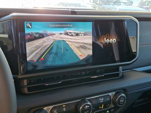 New 2025 Jeep Gladiator Mojave w/ Safety Group image 19