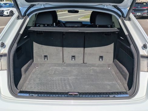 Used 2019 Audi Q8 Premium Plus w/ Premium Plus image 12