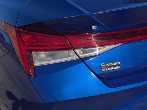Used 2021 Hyundai Elantra SEL w/ Convenience + Premium Package FWD image 12