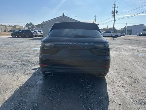 Used 2020 Porsche Cayenne image 4