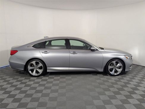 Used 2018 Honda Accord Touring image 24