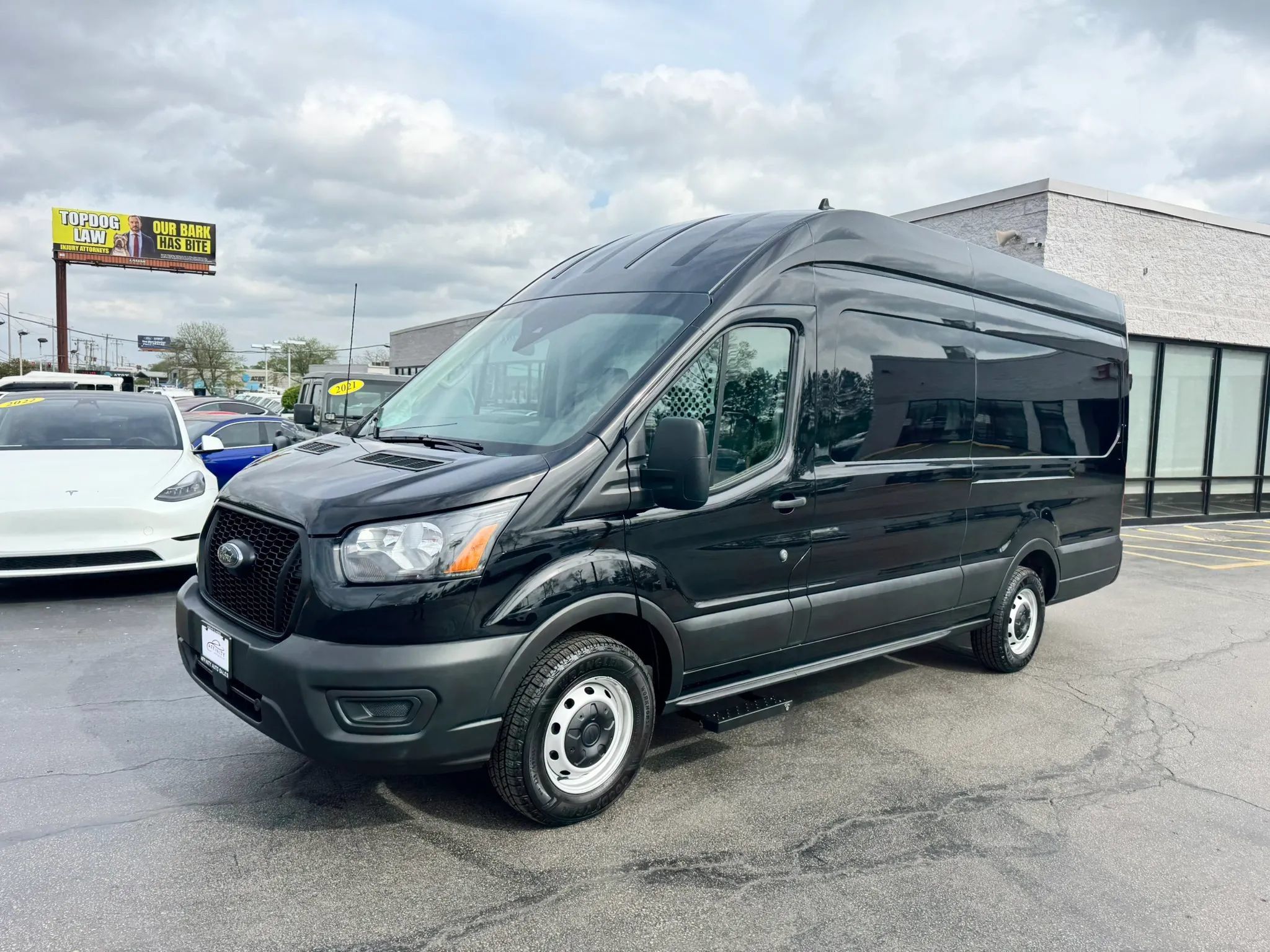 Used 2023 Ford Transit 250 148 High Roof Extended RWD image 2
