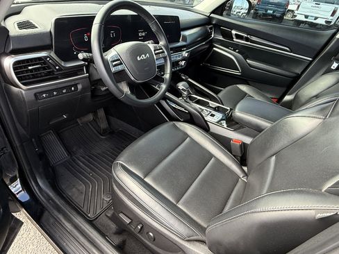 Used 2025 Kia Telluride S image 10