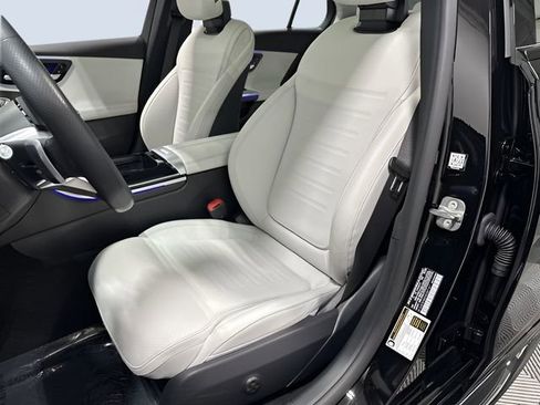 Used 2025 Mercedes-Benz C 300 4MATIC Sedan image 29