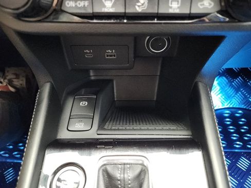 Used 2021 Nissan Kicks SR w/ SR Premium Package FWD image 23