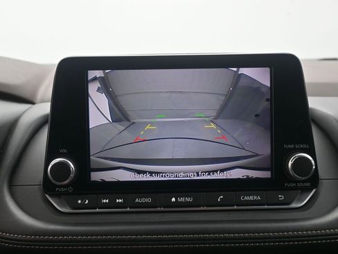 Used 2023 Nissan Rogue SV image 11