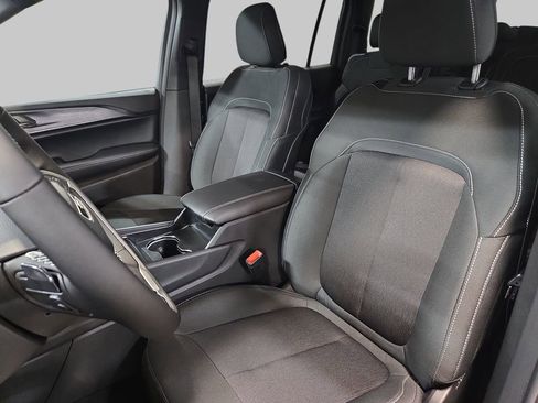 New 2026 Jeep Grand Cherokee L 4WD image 18