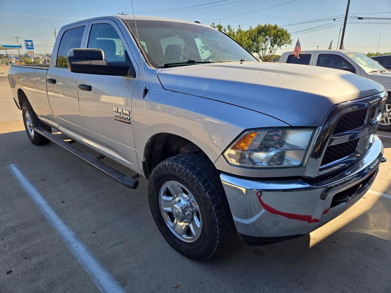 Used 2018 RAM 3500 Tradesman w/ Chrome Appearance Group AWD/4WD image 3