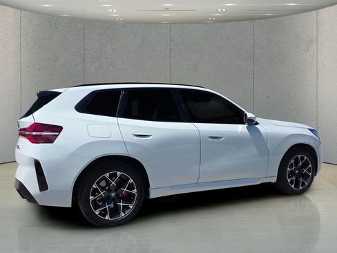 Used 2025 BMW X3 xDrive30 w/ M Sport Package AWD/4WD image 3