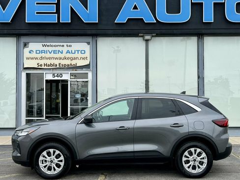 Used 2024 Ford Escape Active AWD/4WD image 2