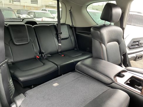 Used 2017 Nissan Armada Platinum w/ Captain Seat Package image 21