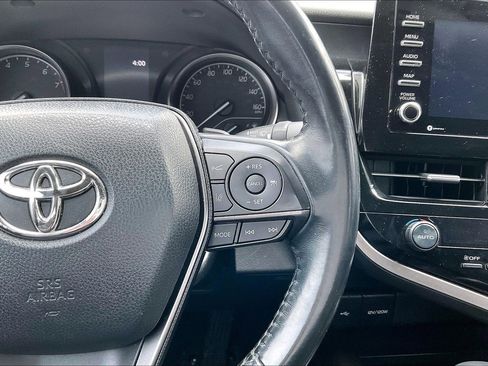 Used 2021 Toyota Camry SE image 19