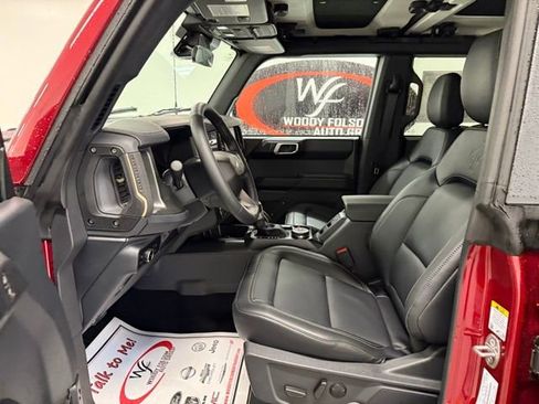 New 2025 Ford Bronco Badlands image 8