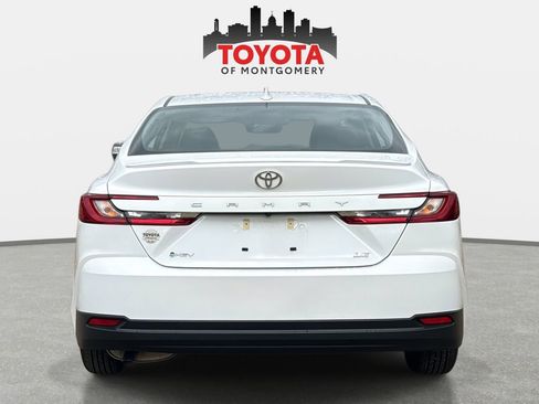 Used 2025 Toyota Camry LE w/ Convenience Package image 4