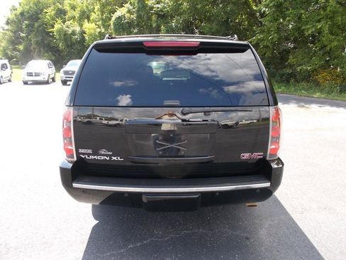 Used 2012 GMC Yukon XL Denali AWD/4WD image 15