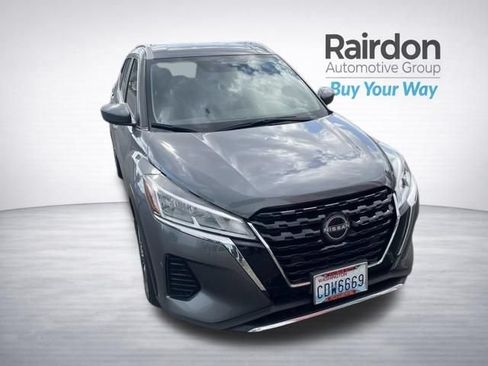 Used 2022 Nissan Kicks SV FWD image 1