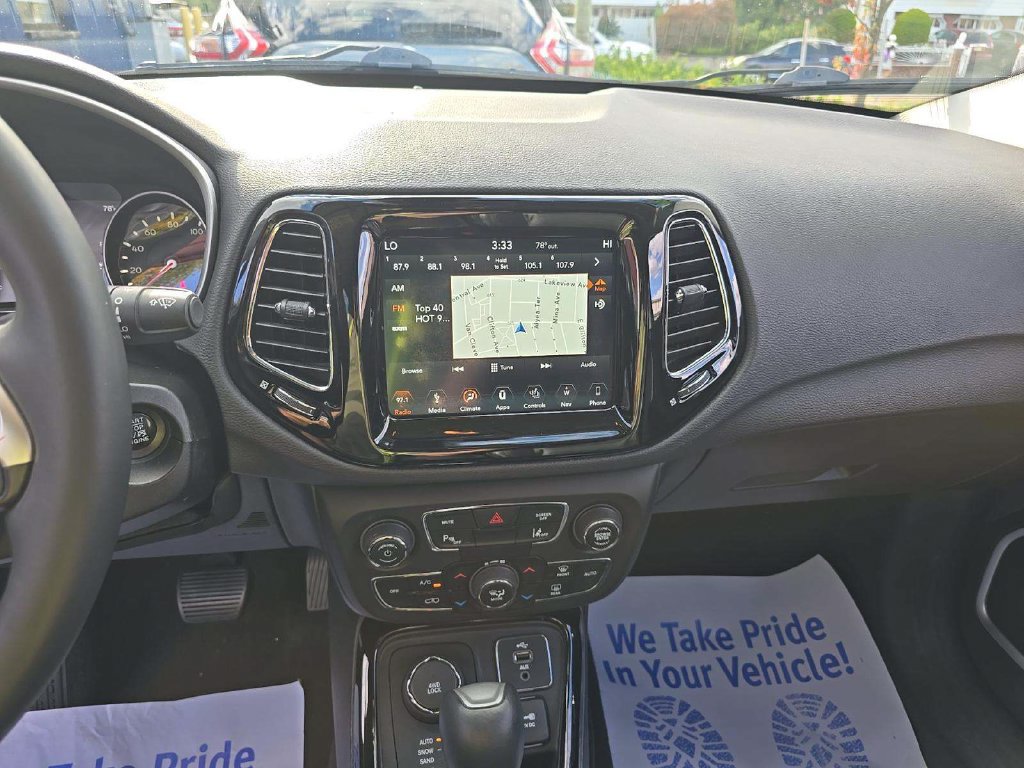 Used 2018 Jeep Compass Limited w/ Navigation Group AWD/4WD image 4