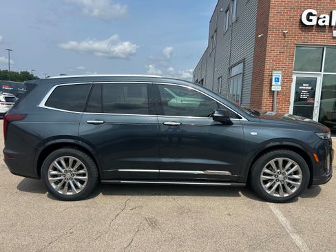 Used 2021 Cadillac XT6 Premium Luxury w/ Platinum Package AWD/4WD image 6