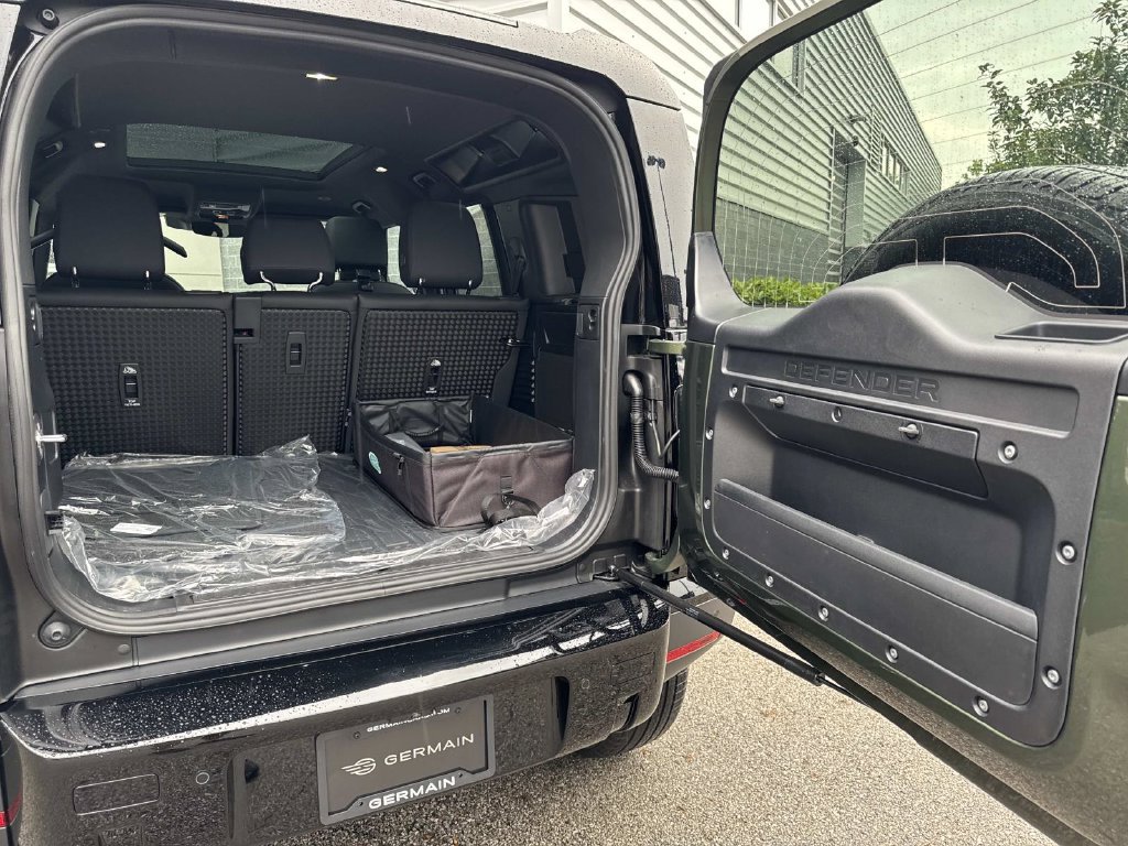 New 2026 Land Rover Defender 110 S AWD/4WD image 6