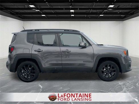 Used 2016 Jeep Renegade Latitude image 6