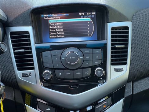 Used 2016 Chevrolet Cruze LT image 18