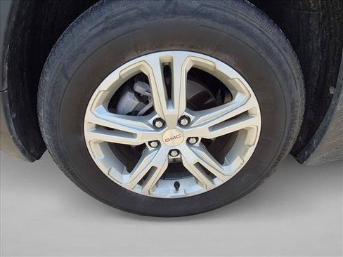 Used 2024 GMC Terrain SLE AWD/4WD image 15