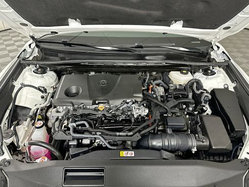 Used 2025 Toyota Camry SE FWD image 32